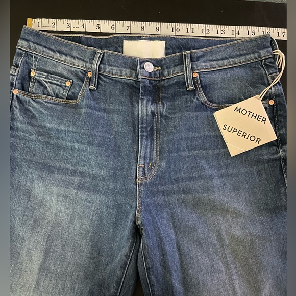 NWT Mother Superior Flare Jeans The Weekender It’s A Small World Size 32 - Picture 9 of 16